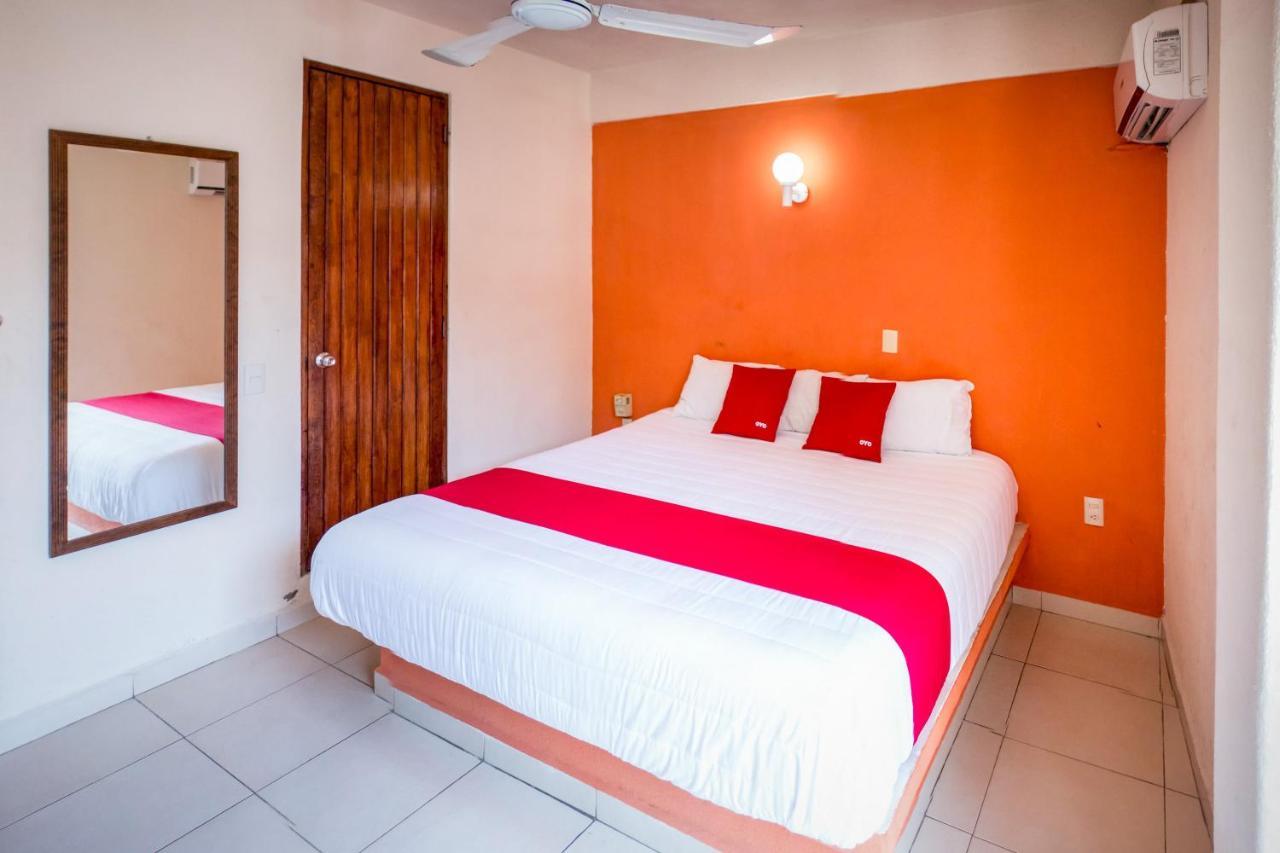 Hotel Casa Bravo Zihuatanejo Exterior photo